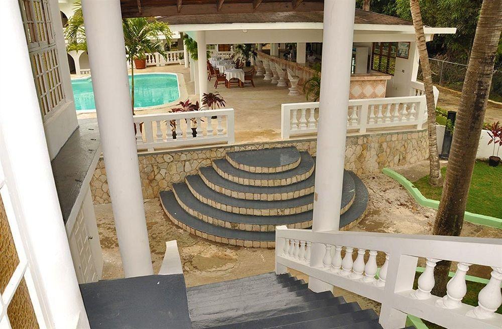 Pure Oasis Resort Негрил Екстериор снимка