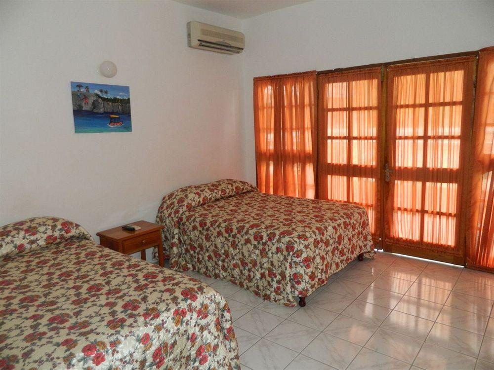 Pure Oasis Resort Негрил Екстериор снимка