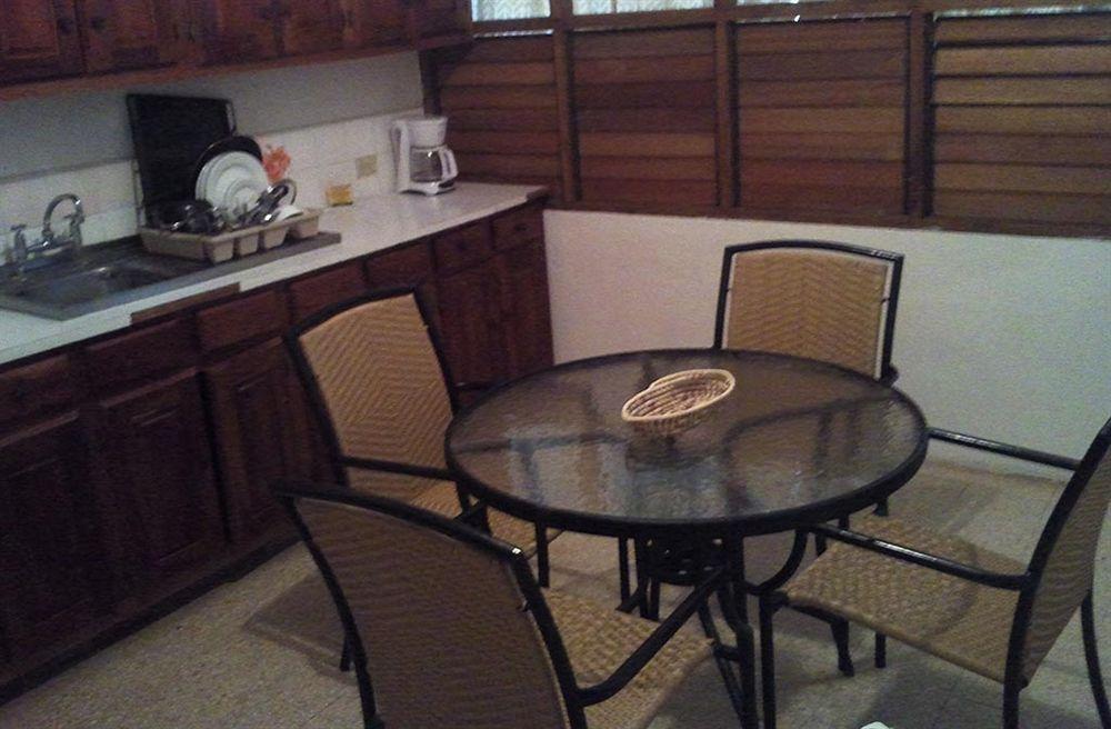 Pure Oasis Resort Негрил Екстериор снимка