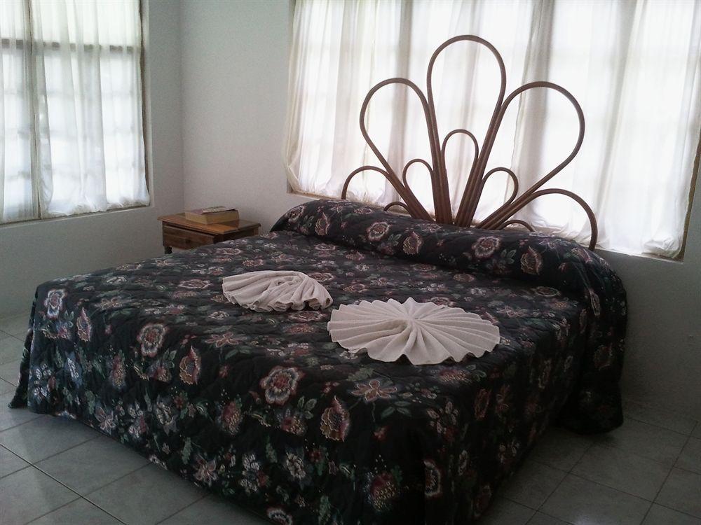 Pure Oasis Resort Негрил Екстериор снимка