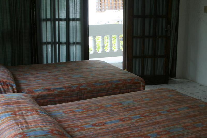 Pure Oasis Resort Негрил Екстериор снимка