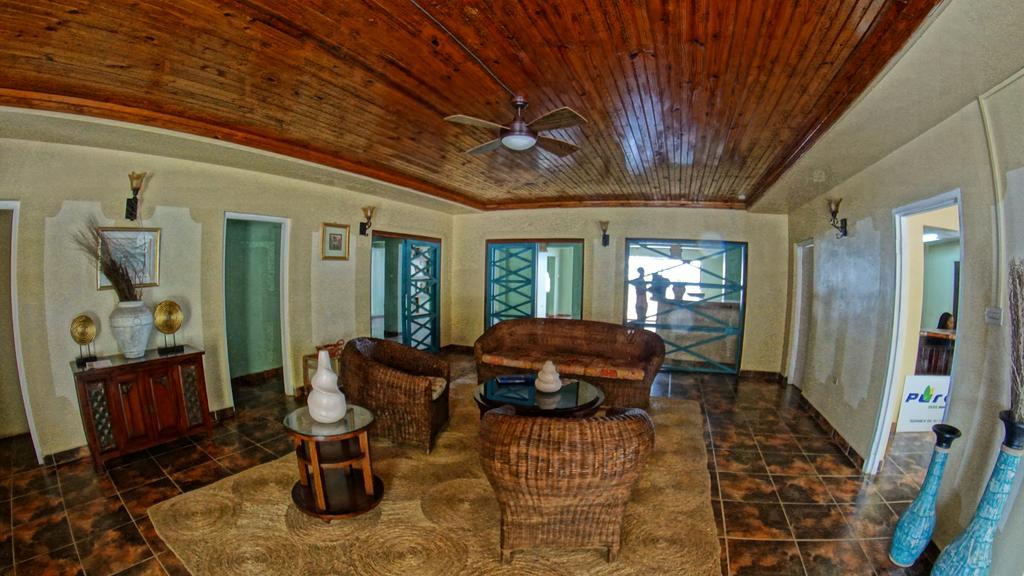 Pure Oasis Resort Негрил Екстериор снимка