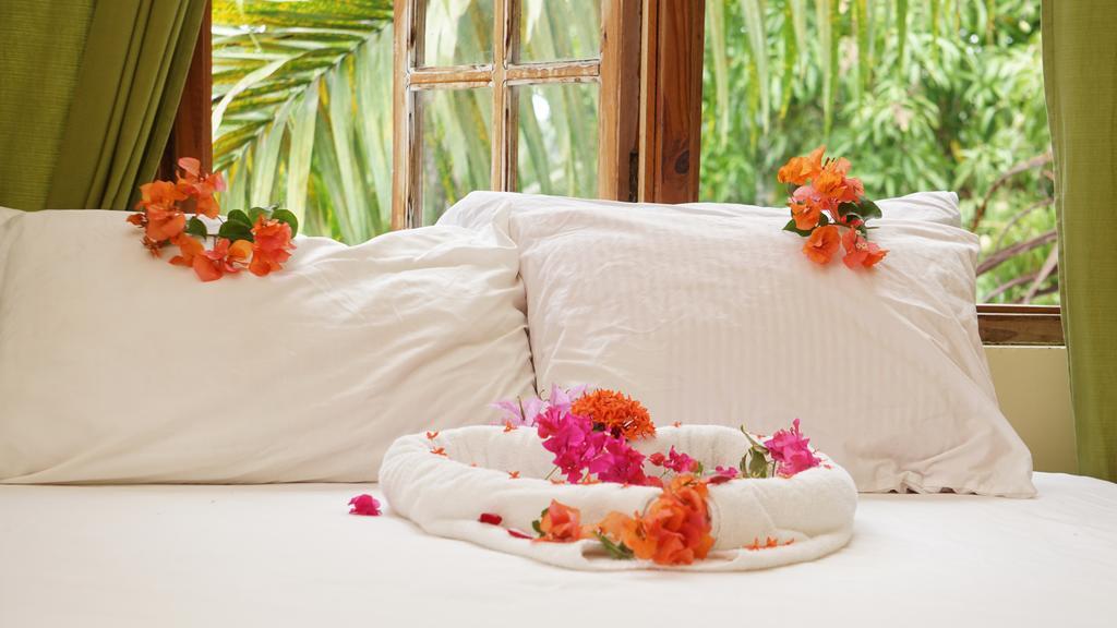 Pure Oasis Resort Негрил Екстериор снимка
