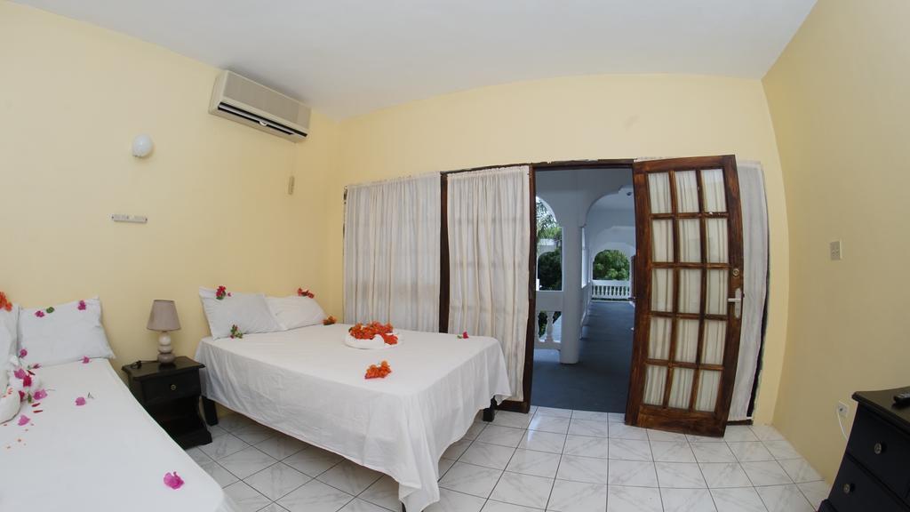Pure Oasis Resort Негрил Екстериор снимка
