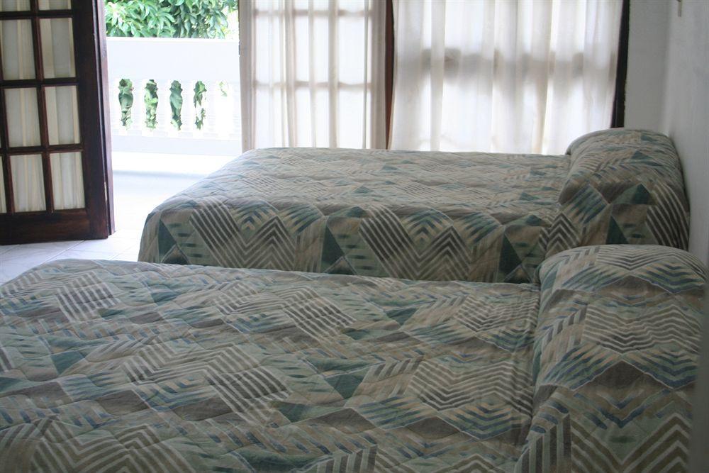 Pure Oasis Resort Негрил Екстериор снимка
