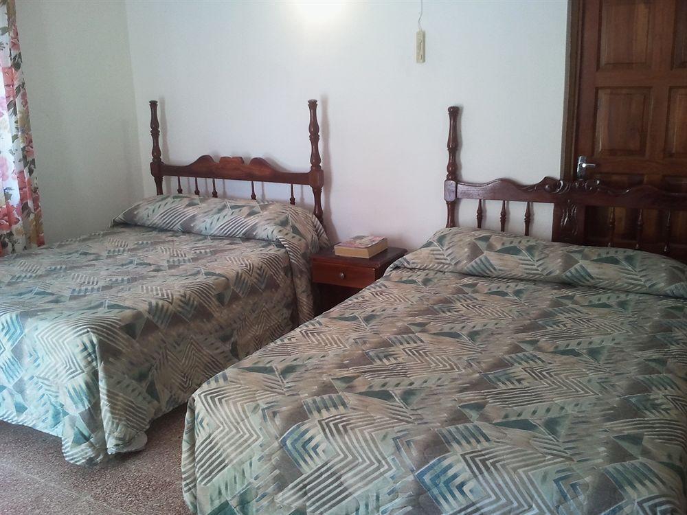 Pure Oasis Resort Негрил Екстериор снимка